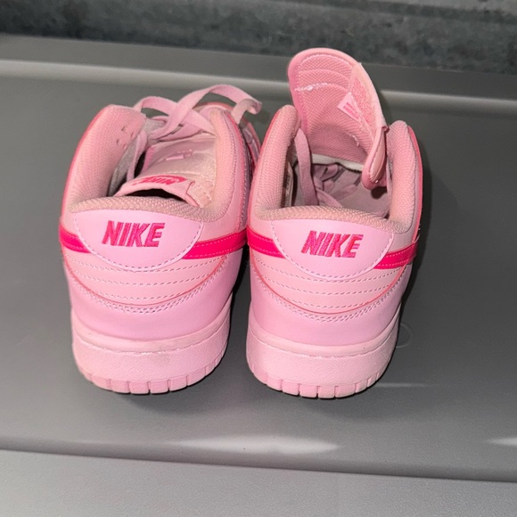 Nike Triple Pink Dunks (Low) - Picture 3 of 4